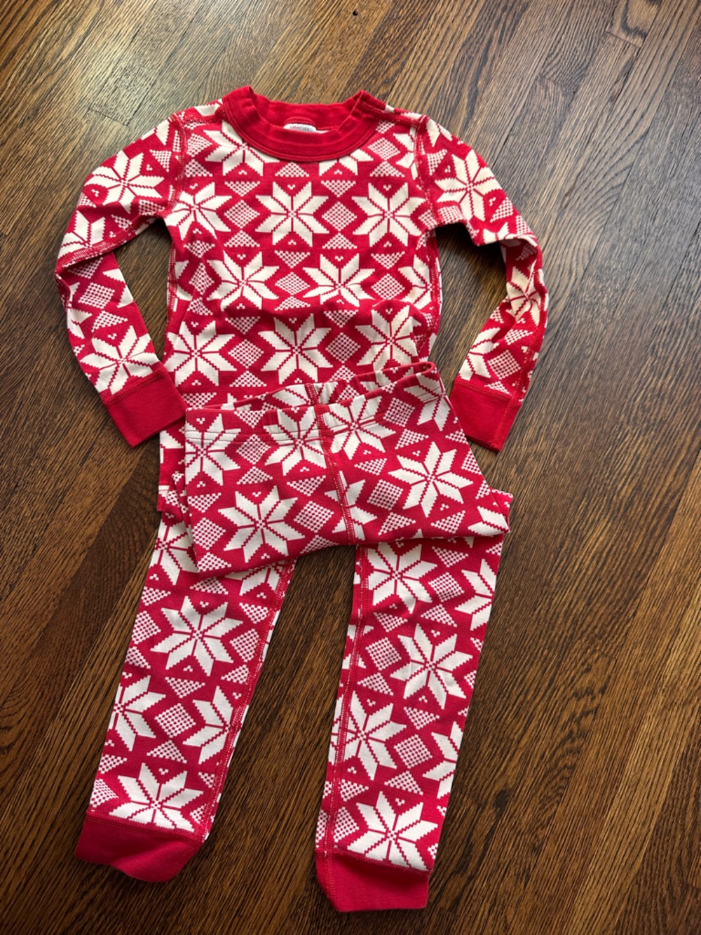Hanna Andersson Red and White Snowflake Kids Pajama Set